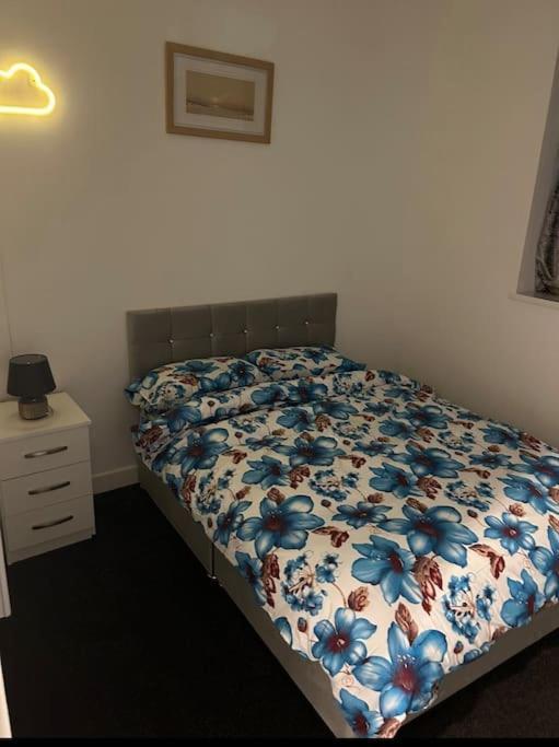 דירות מנצ'סטר Modern 2-Bed Flat In Salford מראה חיצוני תמונה